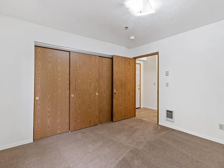 329 S Whitaker St — Photo 7