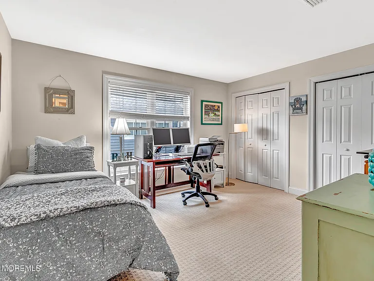 1814 Briarwood Ter — Photo 18