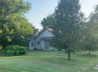 208 W 7th St, Florence, KS 66851