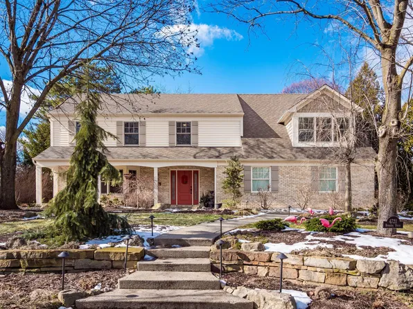 4721 Burbank Dr, Columbus, OH 43220