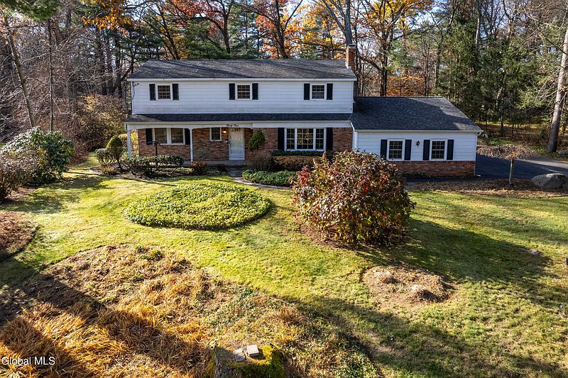 2nd image of 34 Sweetbrier Drive