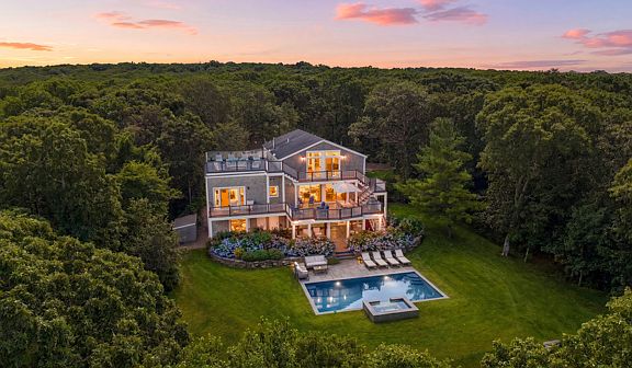 3rd image of 12 Brook Hollow Rd