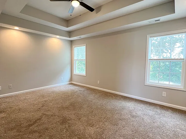 358 Chalet Cir — Photo 20