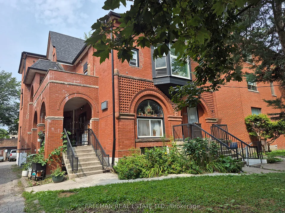 158 Dowling Ave #204