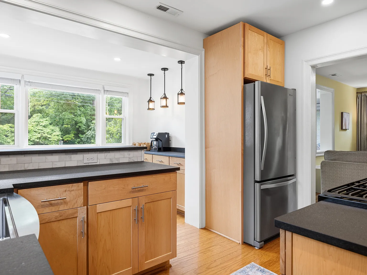 2 bed, 1000 sqft, $2,695 — Photo 3
