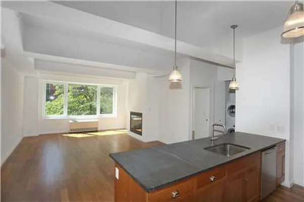 Sold by Manhattan Skyline | media 18