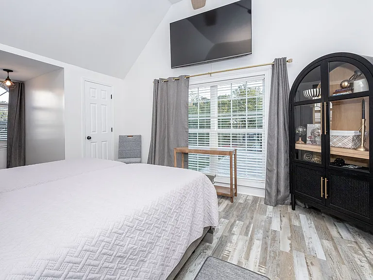 1102 Stanfield Point Rd — Photo 11