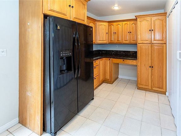 4th image of 5815 Murietta Ave