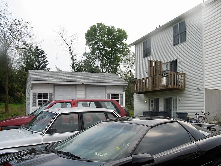 871 Willard St — Photo 2