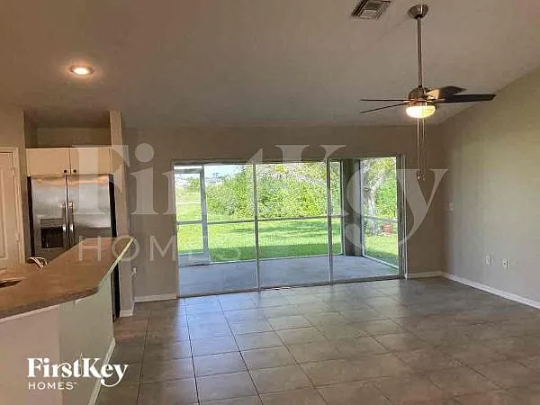 3 bed, 2.0 bath, 1666 sqft, $1,725 — Photo 3