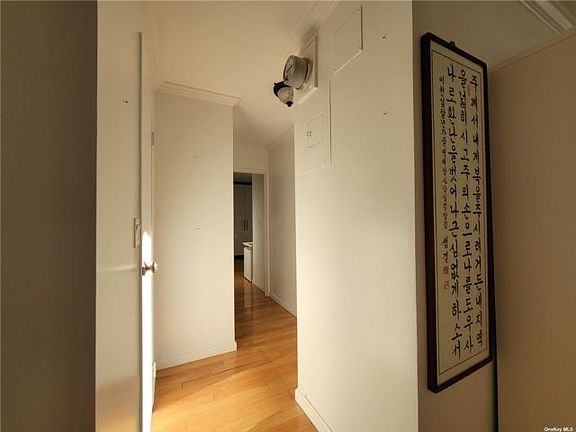 5th image of 2 Bay Club Dr Floor 19