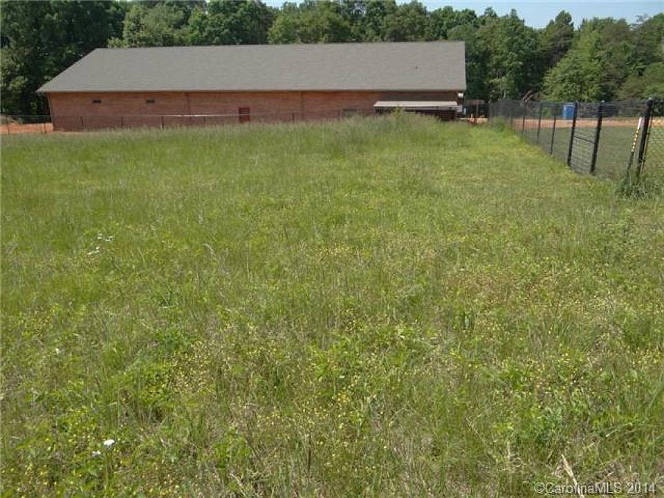 2nd image of 7195 Sherrills Ford Rd