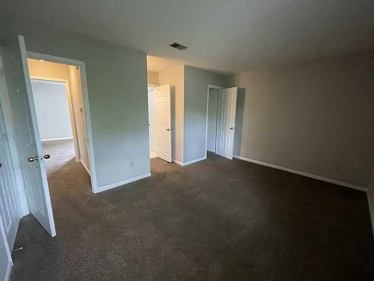 2430 Woodstock Ave — Photo 9