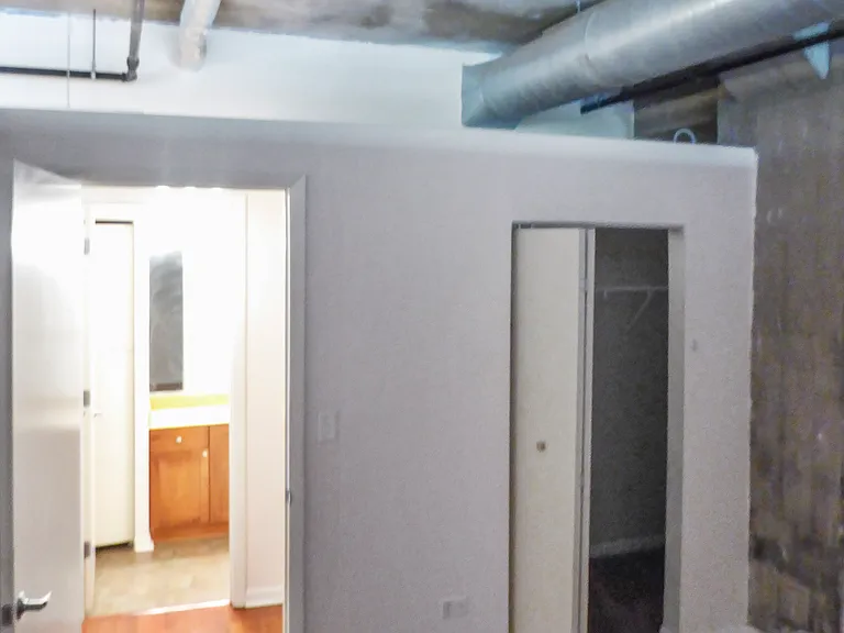 1550 S Blue Island Ave #407 — Photo 6