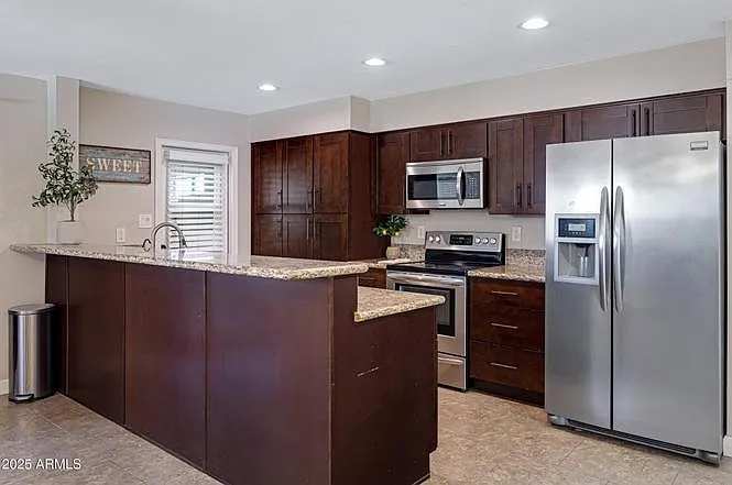 110 W Del Rio Dr — Photo 28