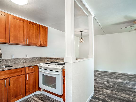 3rd image of 160 Keonekai Rd APT 12-201