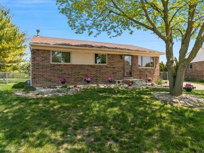 1949 E Roundtable Dr, Canton, MI, 48188