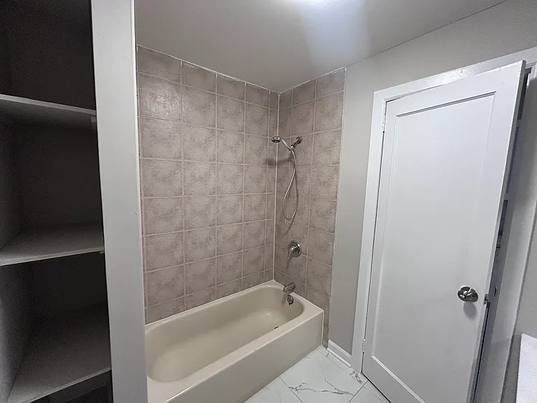 2512 Central Ave #1 — Photo 6