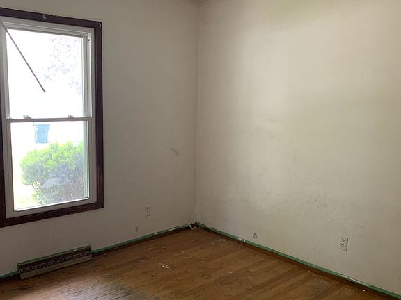 5th image of 813 Pleasantwood Dr