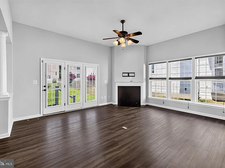 9036 Woodpecker Ct — Photo 16