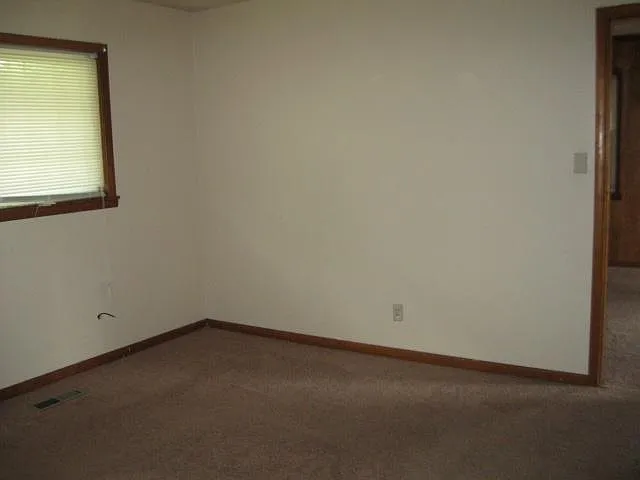 106 N Baker St — Photo 3