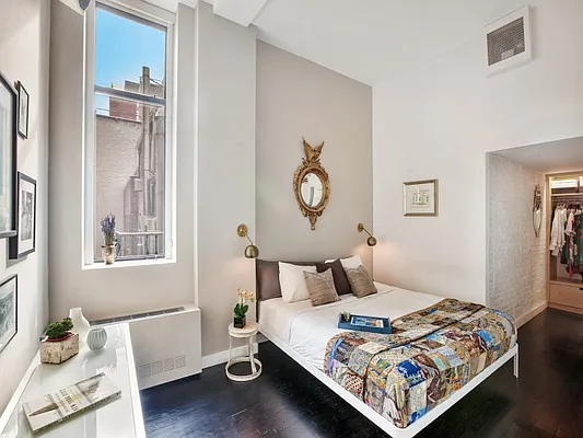 Sold by Sotheby's International Realty | media 22