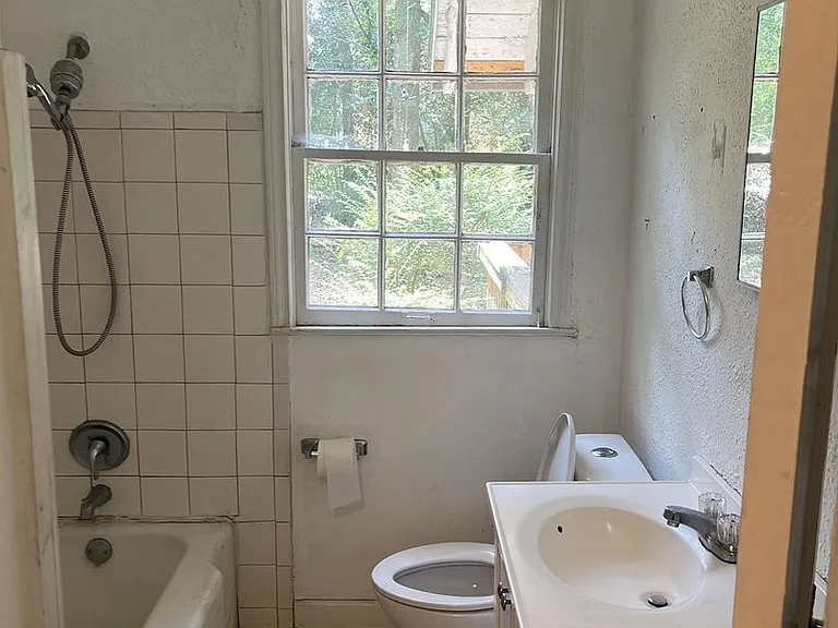 408 Murat St — Photo 14