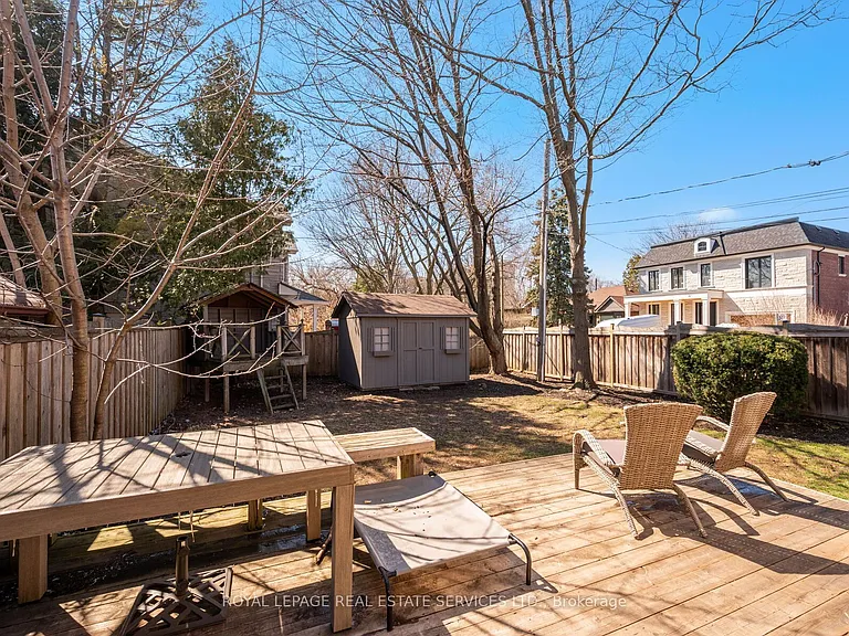 60 Thompson Ave — Photo 45