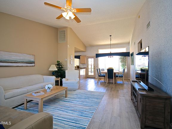 3rd image of 1541 E Augusta Avenue