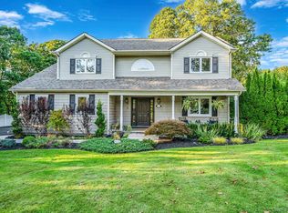 337 Peconic Ave, Medford, NY 11763