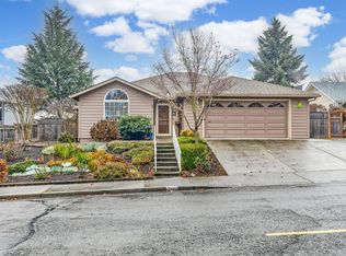 911 NW Regent Dr, Grants Pass, OR