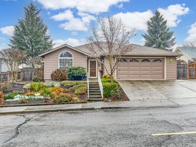 911 NW Regent Dr, Grants Pass, OR, 97526