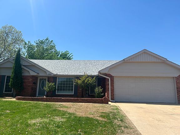 Can park 4 cars at front driveway
