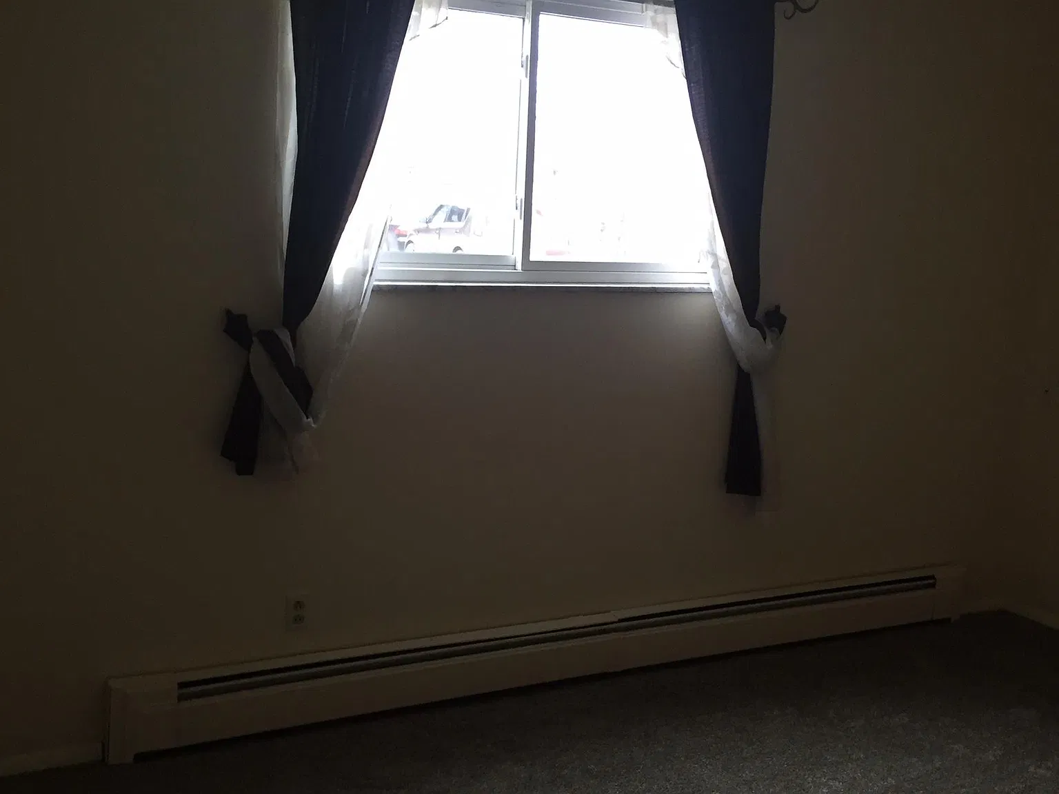 2 bed, 988 sqft, $1,000 — Photo 2