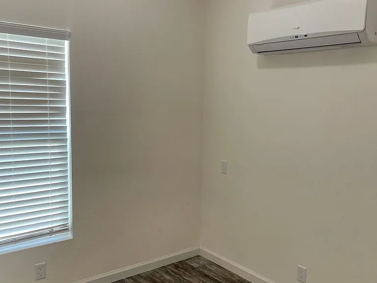 2646 Sharon Ave — Photo 13