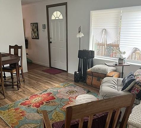 2nd image of 109 Shadow Ranch Ln