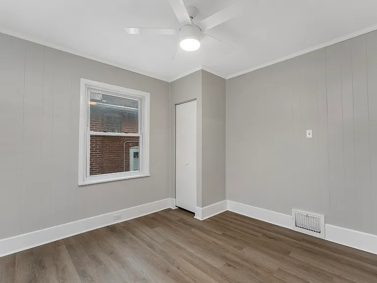 3711 Oak Hill Ave — Photo 3