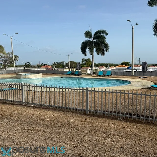 4 bed, 2.5 bath, 1750 sqft, $2,000 — Photo 2