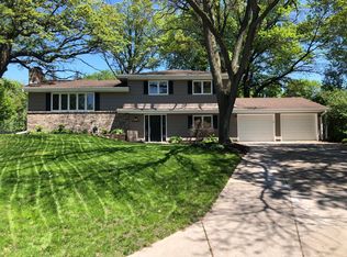 2089 Lamplight Cir, Woodbury, MN 55125