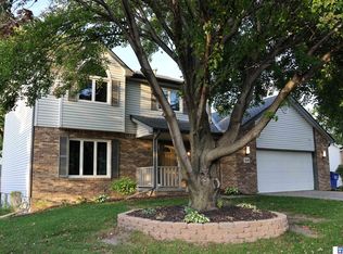 3036 Laredo Dr, Lincoln, NE 68516