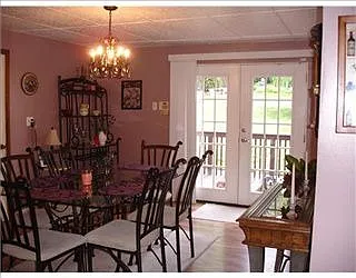 360 Oak Rd photo 1