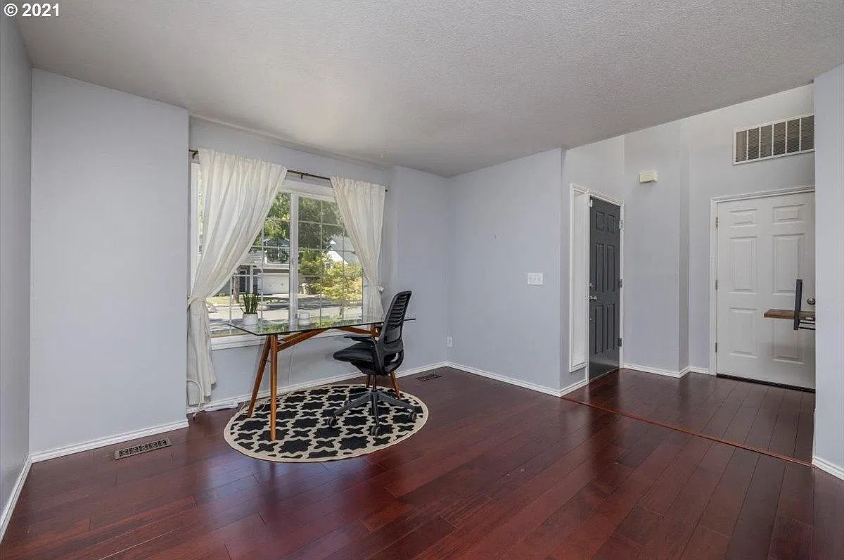 2140 SE 60th Ave — Photo 2