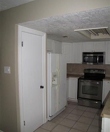 4th image of 2210 Friar Tuck Ln