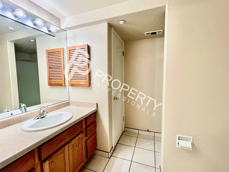 796 Castle Valley Blvd #E — Photo 8