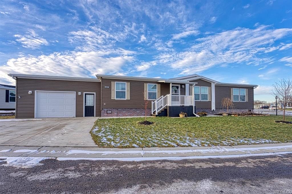 4070 Seneca Pkwy, Niagara Falls, NY 14304 Zillow