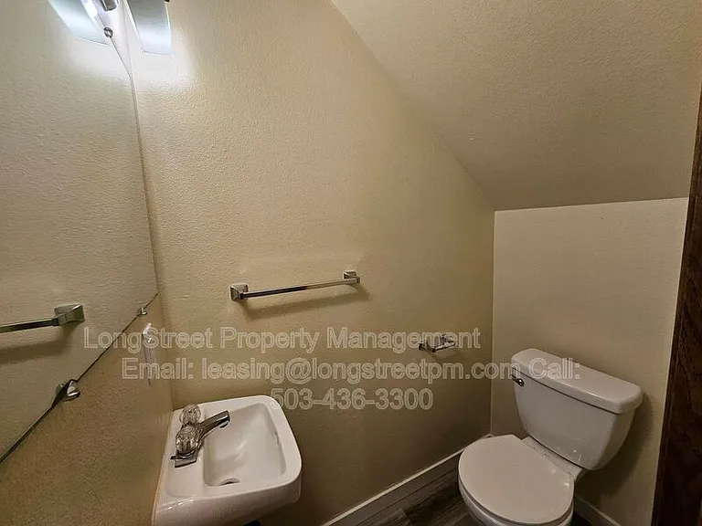 3211 SE Wake St #1 — Photo 6