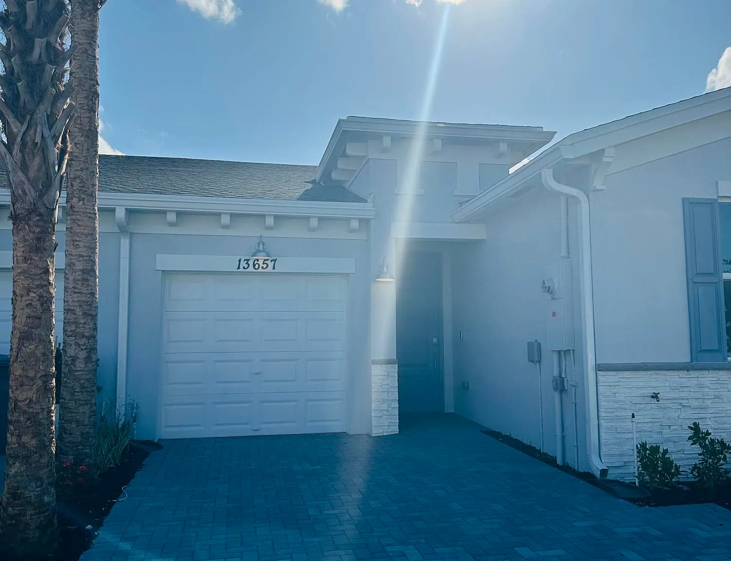 2 bed, 2.0 bath, 1319 sqft, $3,000 — Photo 2