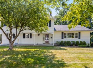 399 Queens Ct, Ridgewood, NJ 07450