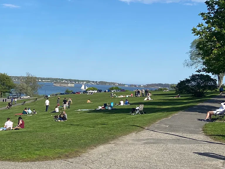 Late spring picnics on the Prom
