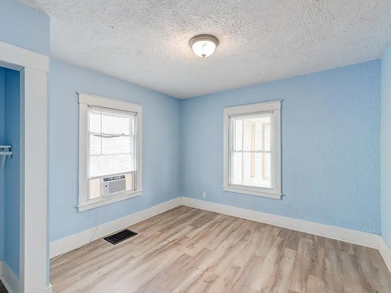 1308 E Taylor St — Photo 23